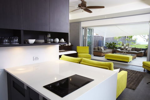 Essence Beachfront Retreat - Perths Hotel 1