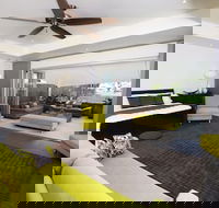 Essence Beachfront Retreat - Perths Hotel