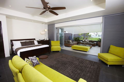 Essence Beachfront Retreat - Perths Hotel 2