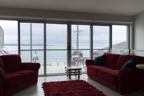 Caseys Beach Retreat - Perths Hotel 0