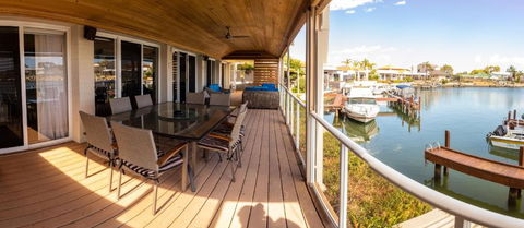 Waterside Canal Dreams - Perths Hotel 6