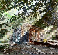 The Little Bush Hut - Perths Hotel