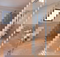 Whale Watcher 1 - Perths Hotel