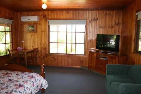 Gaol House Cottages - Perths Hotel 3