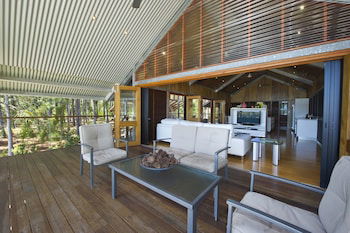 The Pines - Perths Hotel 0