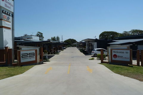 Moura Meridian Motel - Perths Hotel 1