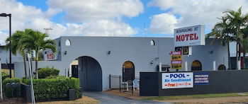 Bourbong Street Motel - Perths Hotel 2