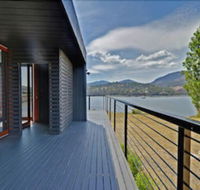 Amazing Unique Five-Star Waterfront Retreat - Perths Hotel