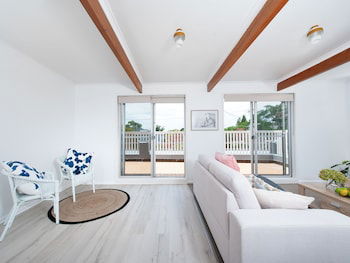 The Loft At Fingal Bay - Perths Hotel 1