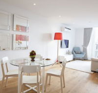 Boutique Stays - Sea Breeze Port Melbourne - Perths Hotel