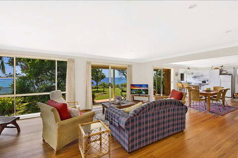 Stunning Ocean Views - Perths Hotel 7