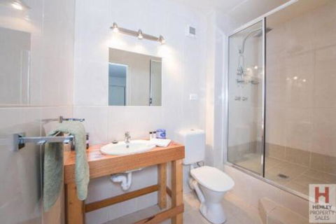 Alpine Apartment Great Location With Views Of Lake Jindabyne - Perths Hotel 3