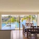 Unbeatable Waterfront Location - Perths Hotel 0