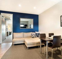 Sur la Plage - Perths Hotel