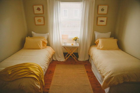 Apple Cottage Orange NSW - Perths Hotel 6
