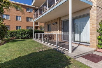 Castaways Unit 1, 17 Shoal Bay Road - Perths Hotel 0