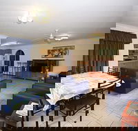 Horace Street 73 - Perths Hotel