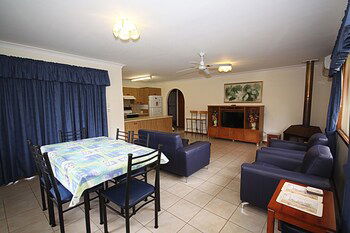 Horace Street 73 - Perths Hotel 0