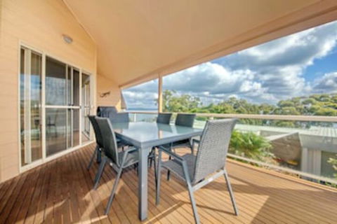 Moy At Nelson Bay, 2/30 Thurlow Avenue - Perths Hotel 0
