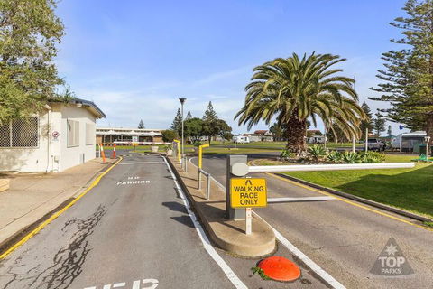 Moana Beach Tourist Park - Perths Hotel 1