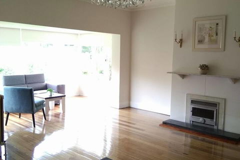 Riverbank Villa Devonport - Perths Hotel 3