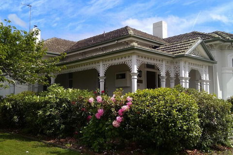 Riverbank Villa Devonport - Perths Hotel 1