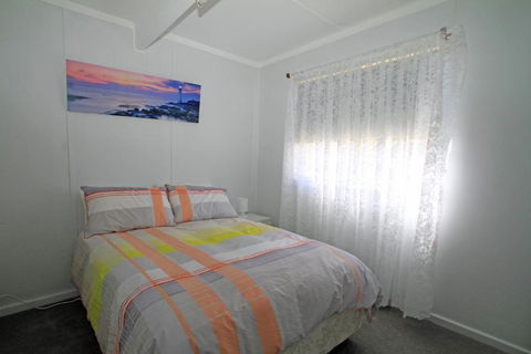 Lagoon Riverside Retreat - Perths Hotel 1
