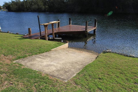 Lagoon Riverside Retreat - Perths Hotel 4