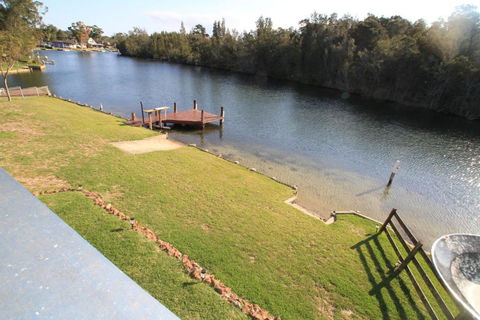 Lagoon Riverside Retreat - Perths Hotel 2