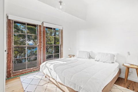 Thurlow Avenue 48 - Perths Hotel 0