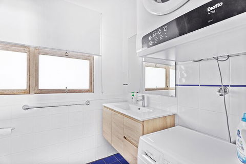 Thurlow Avenue 48 - Perths Hotel 7