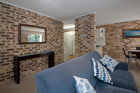 Bay Parklands Unit 44 / 2 Gowrie Avenue - Perths Hotel 0