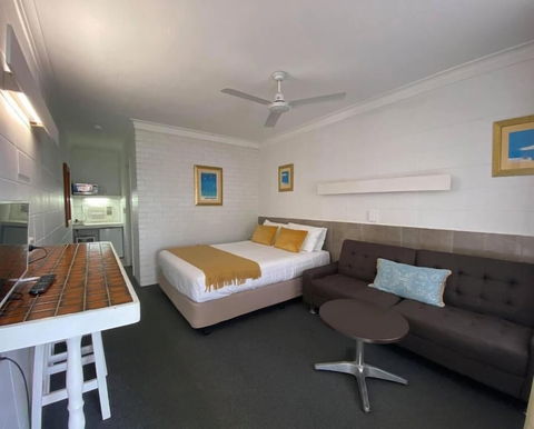 Surf Street Motel - Perths Hotel 5