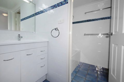 Bay Parklands Unit 22 / 2 Gowrie Avenue - Perths Hotel 0
