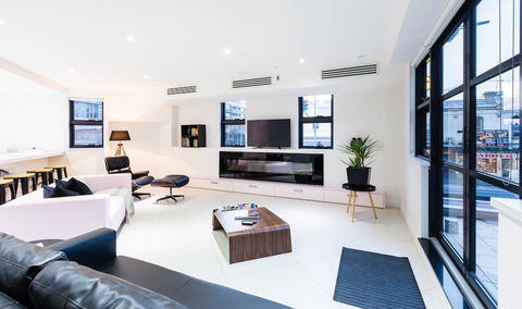 MADDISON, 3BDR Port Melbourne Apartment - Perths Hotel 1