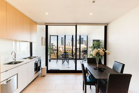 MILES, 1BDR Melbourne Apartment - Perths Hotel 2