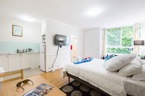 GENIE, 1BDR East Melbourne Studio - Perths Hotel 1