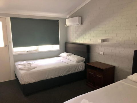 Bateau Bay Hotel - Perths Hotel 1