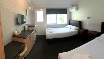 Bateau Bay Hotel - Perths Hotel 4