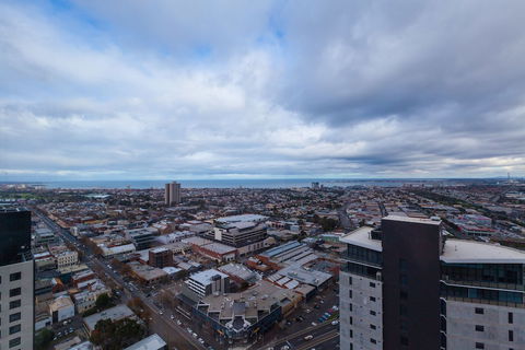 LENA, 2BDR Southbank Apartment - Perths Hotel 0