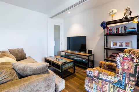 MAXINE, 1BDR Collingwood Apartment - Perths Hotel 2