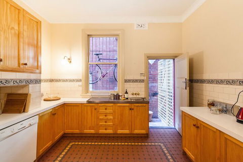 MADELINE, 1BDR Fitzroy Apartment - Perths Hotel 6