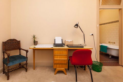 MADELINE, 1BDR Fitzroy Apartment - Perths Hotel 1