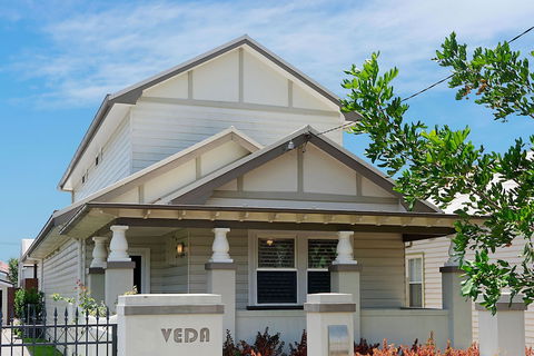 Newcastle Executive Homes - Veda House - Perths Hotel 1