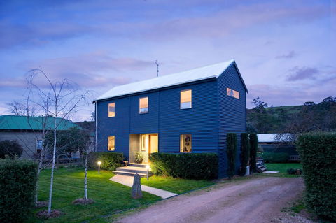 Alofi - Perths Hotel 1
