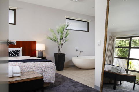 Lake Daylesford Lodge 7 - Perths Hotel 6