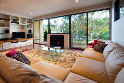 Lake Daylesford Lodge 7 - Perths Hotel 2