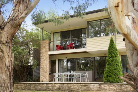 Lake Daylesford Lodge 7 - Perths Hotel 5