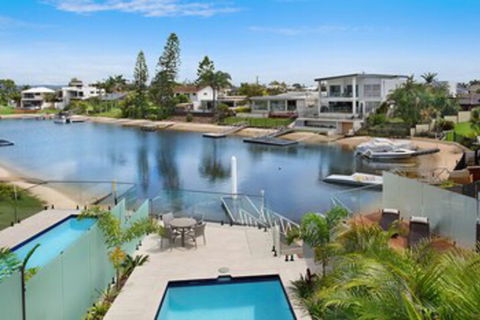 Bay Breeze - Perths Hotel 0