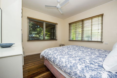 Picnic Bay Apartments Unit 3 - Perths Hotel 1